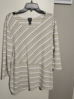 Traveler by Chico's White Sleeveless Top with Gold Metallic Stripes